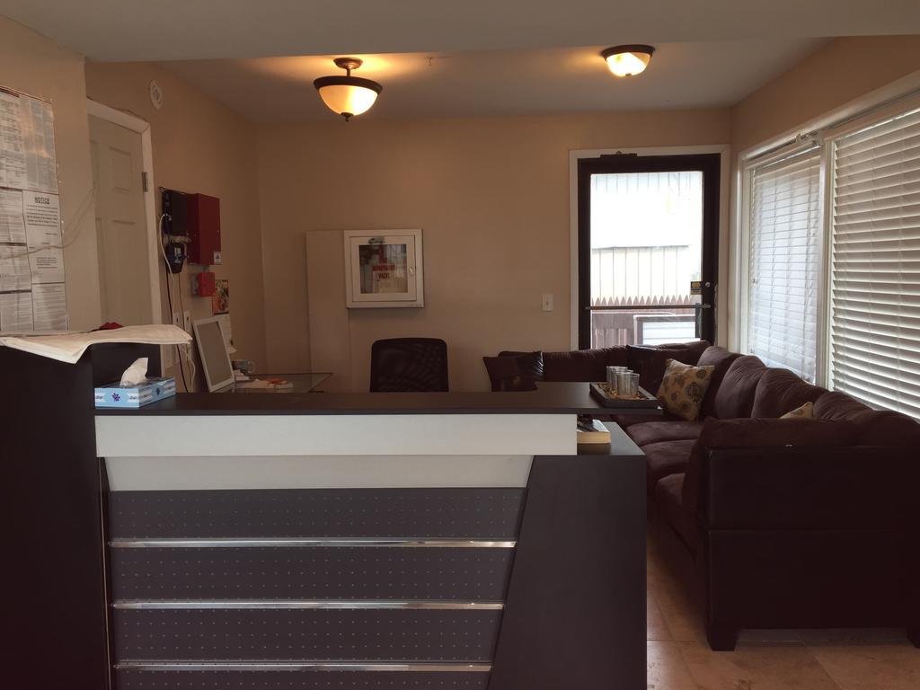 Hotel Charlee Sea Breeze Beach-Suites Сийсайд Хайтс Екстериор снимка