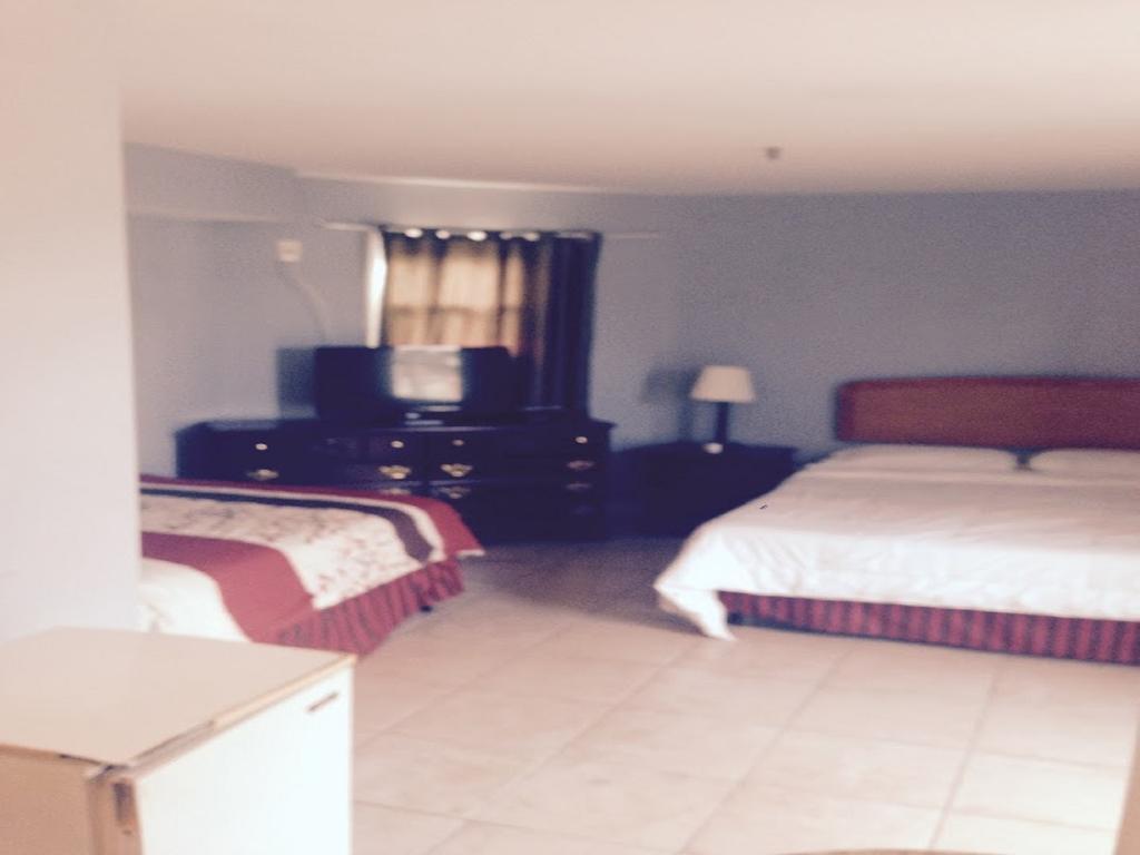 Hotel Charlee Sea Breeze Beach-Suites Сийсайд Хайтс Екстериор снимка